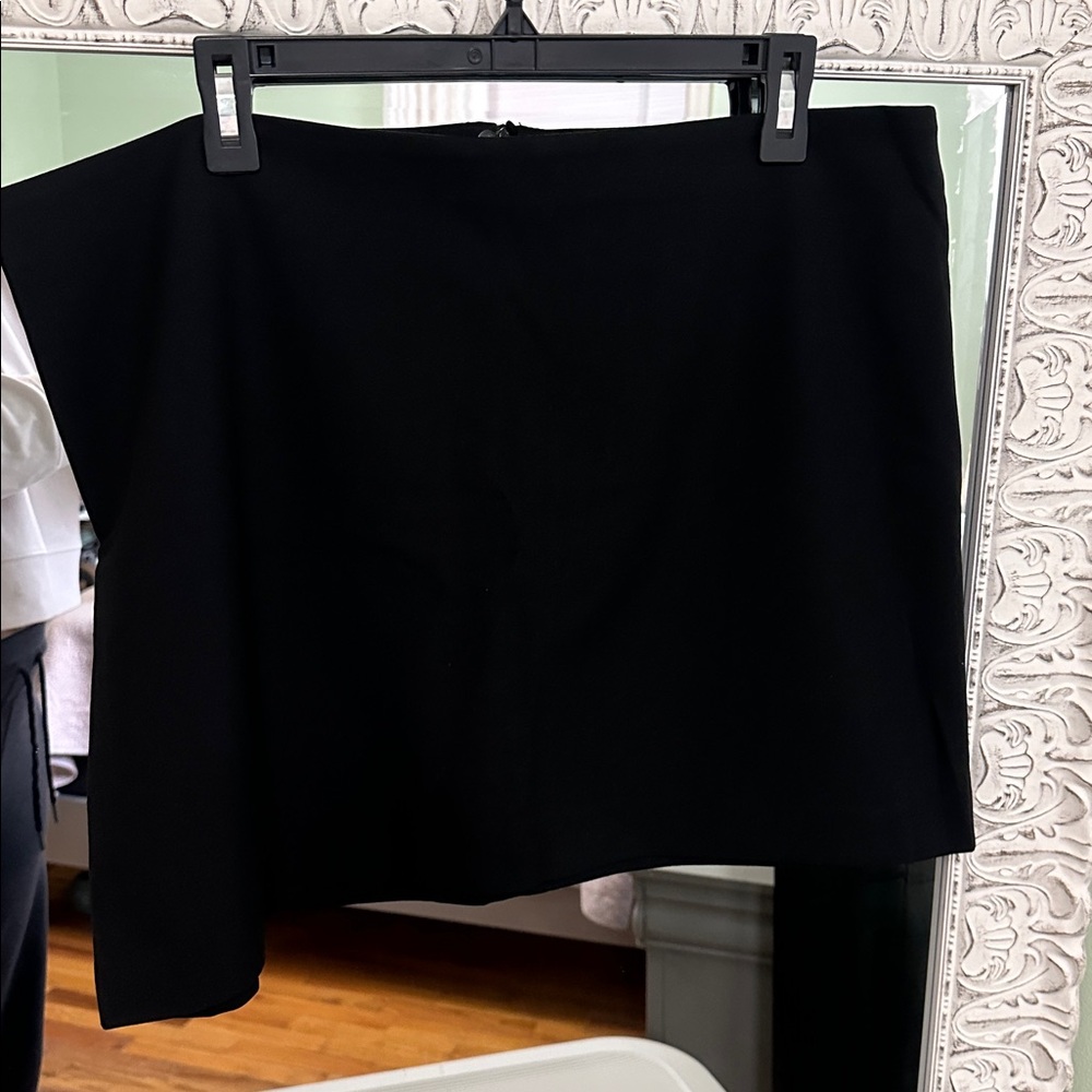 H&M Plus Size Black Mini Skirt
